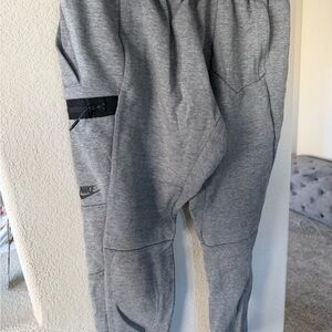 Nike Mens Charcoal Gray Joggers